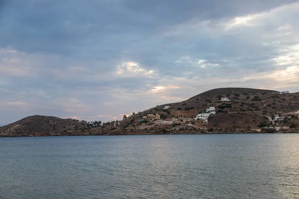 Vue Des Bâtiments Sur Colline Paralia Gialos Île Ios Grèce — Photo