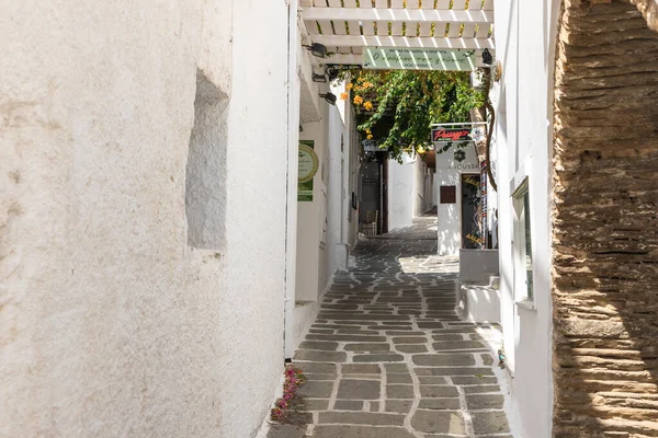 Остров Иос Греция Сентября 2020 Года Узкая Улица Старого Города — стоковое фото