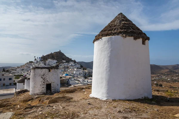 Ikoniska Traditionella Väderkvarnar Chora Ios Island Grekland — Stockfoto