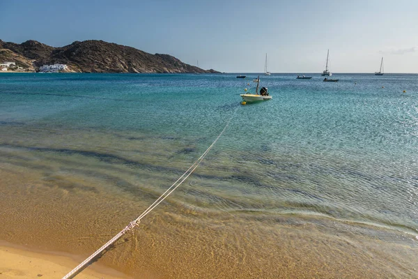 Mylopotas Beach Ios Island Grecia Settembre 2020 Barche Ormeggiate Sulla — Foto Stock