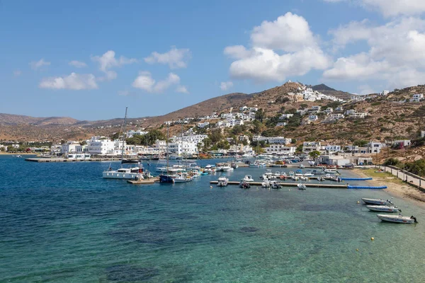 Chora Ios Island Grieks September 2020 Boten Zeilschepen Afgemeerd Haven — Stockfoto