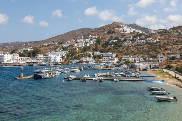 Chora Ios Island Grieks September 2020 Boten Zeilschepen Afgemeerd Haven — Stockfoto