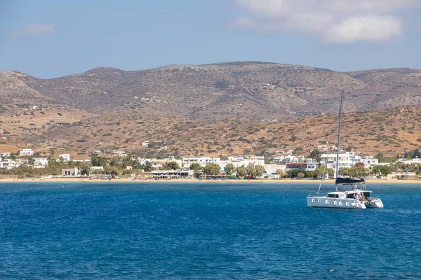 Chora Île Ios Grèce Septembre 2020 Catamaran Départ Port Chora — Photo