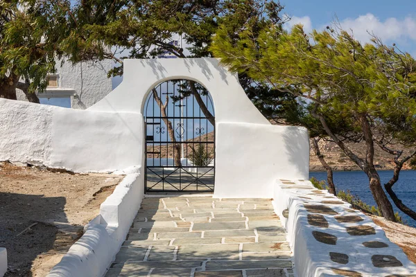 Cast Iron Gate White Wall Entry Agia Irini Saint Irene — Stock Photo, Image