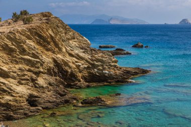 Folegandros adasının sahil manzarası. Ege Denizi, Kiklad Takımadası, Yunanistan.