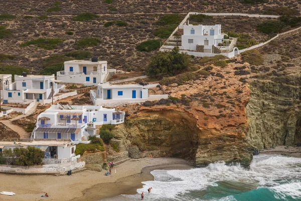 Playa Agkali Isla Folegandros Grecia Septiembre 2020 Villas Ladera Blanca —  Fotos de Stock