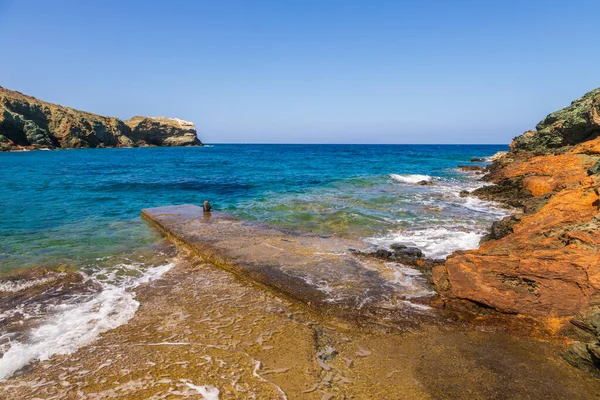 Vista Costa Agios Georgios Praia Ilha Folegandros Mar Egeu Arquipélago — Fotografia de Stock