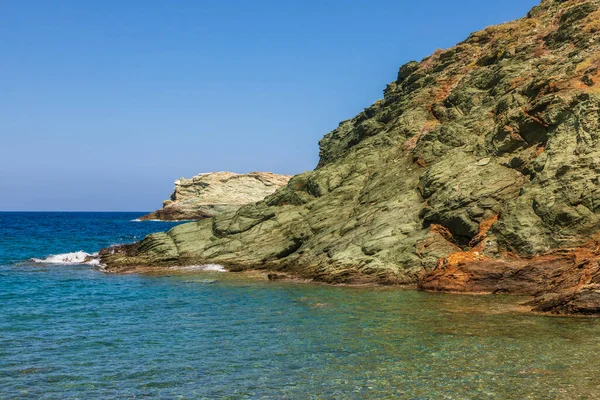 Vista Costa Ilha Folegandros Dia Ensolarado Verão Mar Egeu Arquipélago — Fotografia de Stock