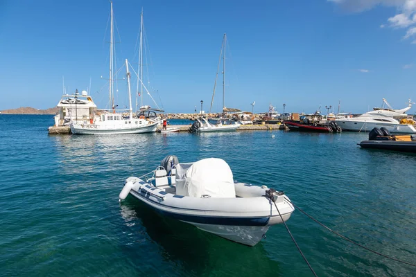 Naoussa Ostrov Paros Řecko Září 2020 Lodě Plachetnice Kotvící Přístavním — Stock fotografie