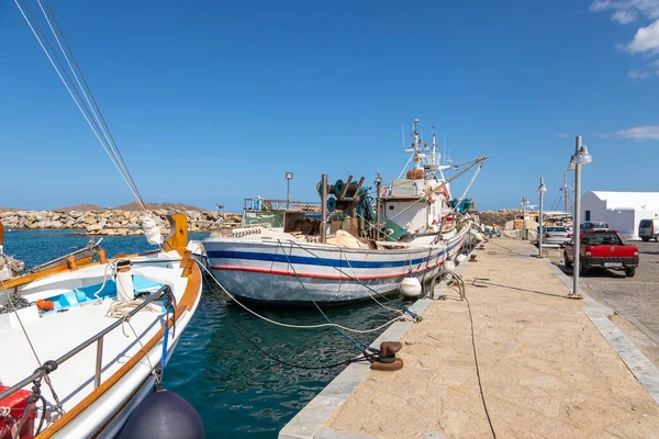 Naoussa Isola Paros Grecia Settembre 2020 Barche Velieri Ormeggiati Molo — Foto Stock