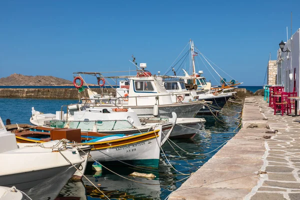 Naoussa Isola Paros Grecia Settembre 2020 Barche Velieri Ormeggiati Molo — Foto Stock