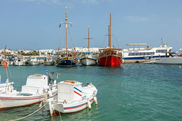 Île Antiparos Grèce Septembre 2020 Bateaux Voiliers Amarrés Quai Port — Photo