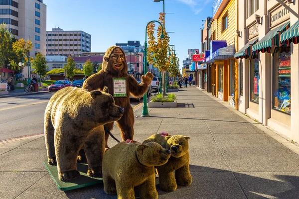 Anchorage Alaska Usa Вересня 2016 Ведмідь Фігурує Перед Видом Grizzly — стокове фото