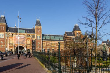 Hollanda, Amsterdam - 12 Mart 2016: Rijksmuseum, Amsterdam 'da sanat ve tarihe adanmış Hollanda Ulusal Müzesi.