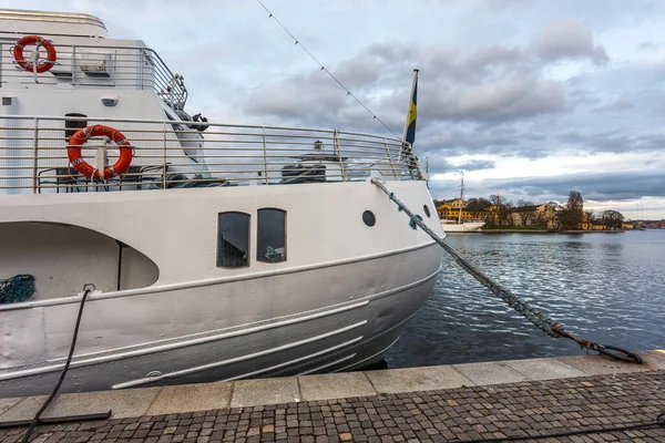 Stockholm Sweden April 2016 Ship Moored Riddarholmen Island Gamla Stan — Fotografia de Stock