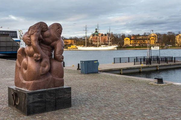 Estocolmo Suecia Abril 2016 Escultura Modernista Paseo Marítimo Skeppsbrokajen Chapman — Foto de Stock