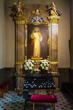 Lichen Stary, Büyük Polonya - 25 Mayıs 2016: Saint Dorothy 'nin zengin iç kesimi, neo-gotik kilise.