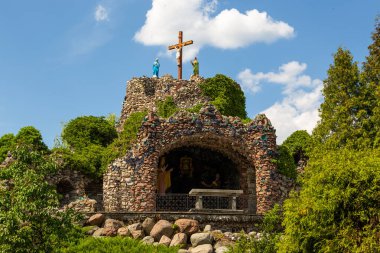 Lichen Stary, Büyük Polonya - 25 Mayıs 2016: Golgota Saint Dorothy, neo-gotik kilise.