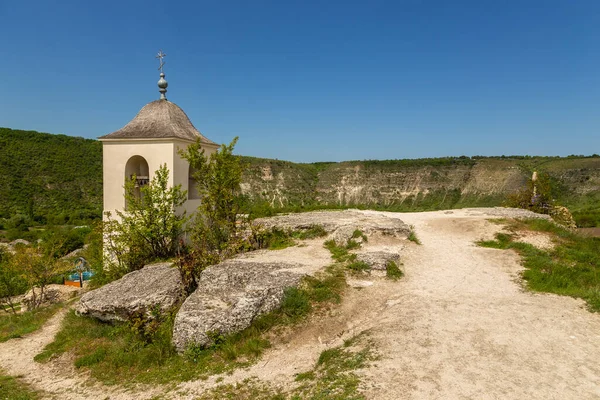 Blick Auf Die Marienkirche Reut Flusstal Trebujeni Natürliche Landschaft Aus — Stockfoto