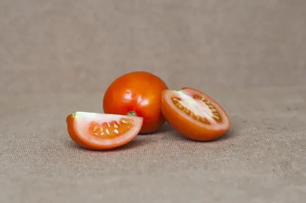 Tomate ecológico fresco —  Fotos de Stock