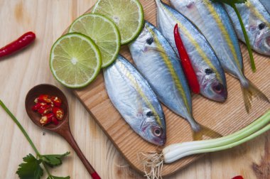 Taze deniz balığı.