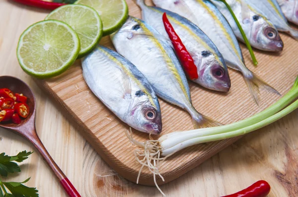 Taze deniz balığı.