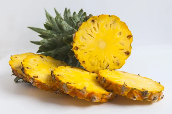 Pineapple with slices — Stock Photo, Image