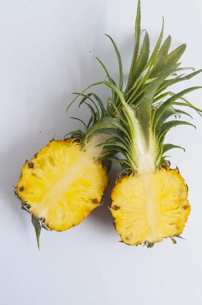 Pineapple with slices — Stock Photo, Image