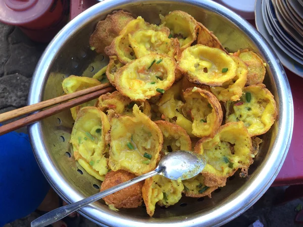 Comida callejera vietnamita pastel de arroz — Foto de Stock