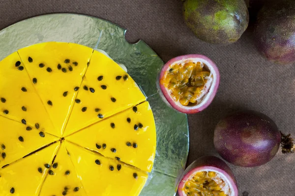 Passion fruit cheesecake — Stock Photo, Image