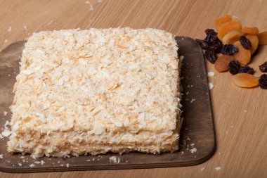 Ev yapımı kek çikolata dekor ve kuruyemiş