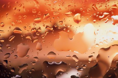 Bir renk arka plan üzerinde Su damlacıkları. Sığ derinlik-in tarla. Se