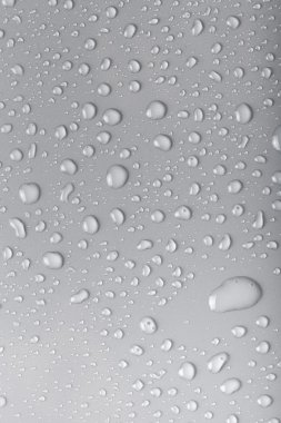 Bir renk arka plan üzerinde Su damlacıkları. Gri