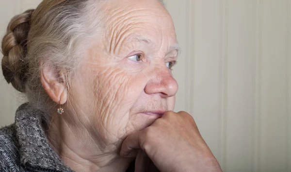 Πορτραίτο ηλικιωμένης γυναίκας — Φωτογραφία Αρχείου