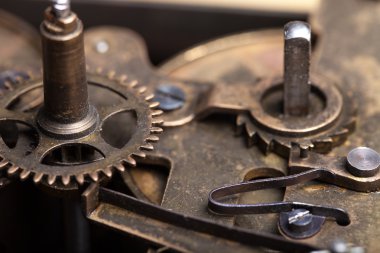 Eski saat toz ve yağlama yağı ile kirli. Seçici foc