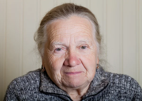 Retrato de una anciana — Foto de Stock