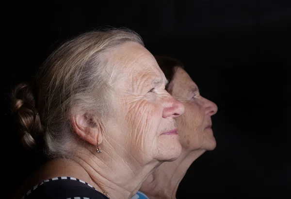Portrait of two elderly sisters. Dreaminess — Stock Photo, Image