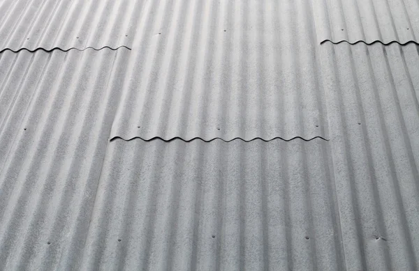 Frammento di tetto strutturato per sfondo. Dettaglio primo piano — Foto Stock
