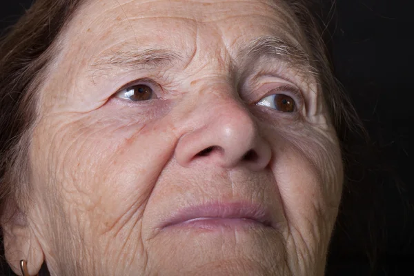 Retrato de mulher idosa. Sonho — Fotografia de Stock