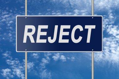 Gökyüzü arka plan üzerinde mavi tabela tabelasını