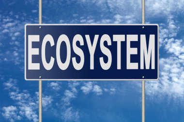 Gökyüzü arka plan üzerinde mavi tabela tabelasını