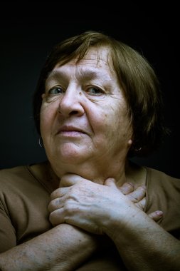 Yaşlı kadın portresi. Soru. Tonda