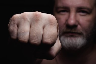 Sakallı bir adam portresi. Hit