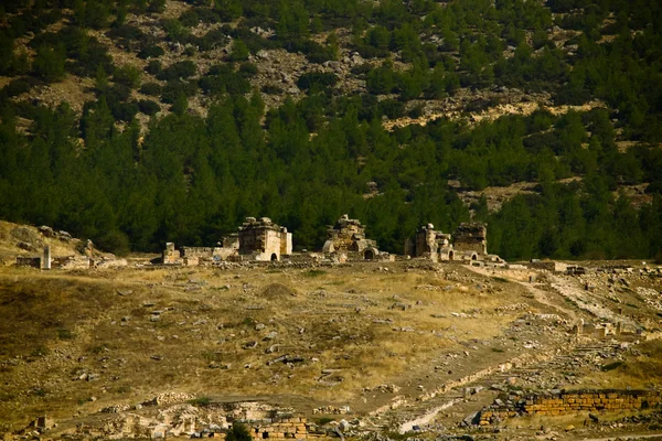 Antike Ruinen im archäologischen Park der Türkei. gemildert — Stockfoto