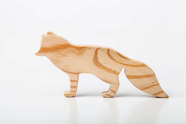 Une Figurine Renard Sculptée Dans Pin Massif Par Puzzle Main — Photo