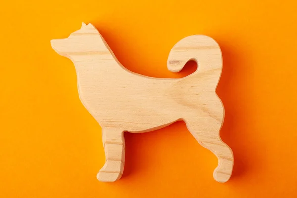 Figurine Cane Husky Intagliato Dal Pino Solido Con Puzzle Mano — Foto Stock