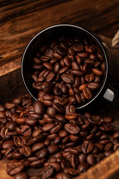 Granos Café Tostados Sobre Viejo Fondo Madera Oscura Para Papel —  Fotos de Stock