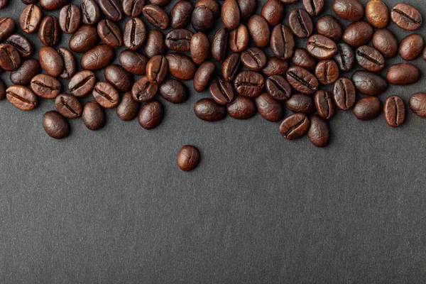 Pražená Kávová Zrna Černém Pozadí Pro Tapety Nebo Dekor — Stock fotografie