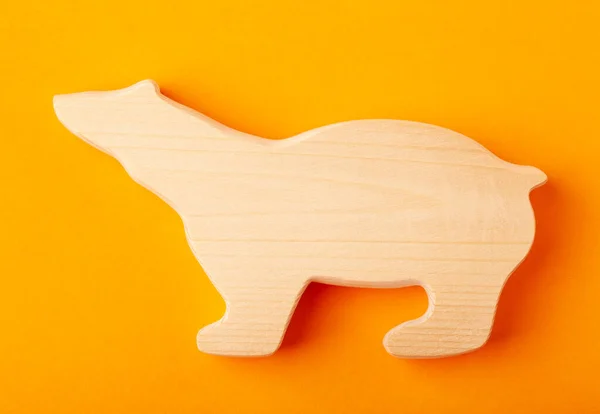 Una Statuetta Orso Scolpito Dal Pino Massiccio Puzzle Mano Uno — Foto Stock