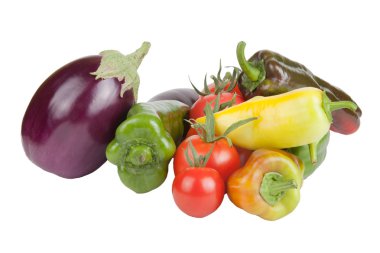 Beyaz arka planda izole sebze çeşitleri